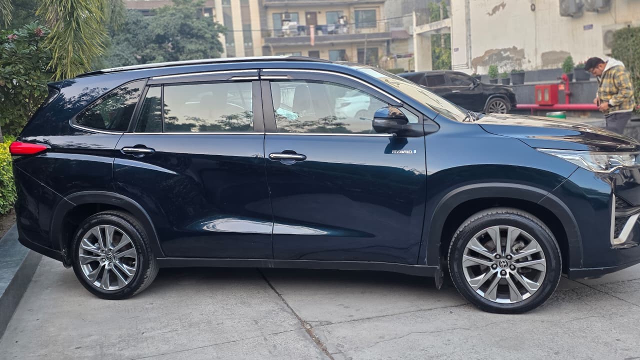 Toyota Innova Hycross Hybrid Zx (o)