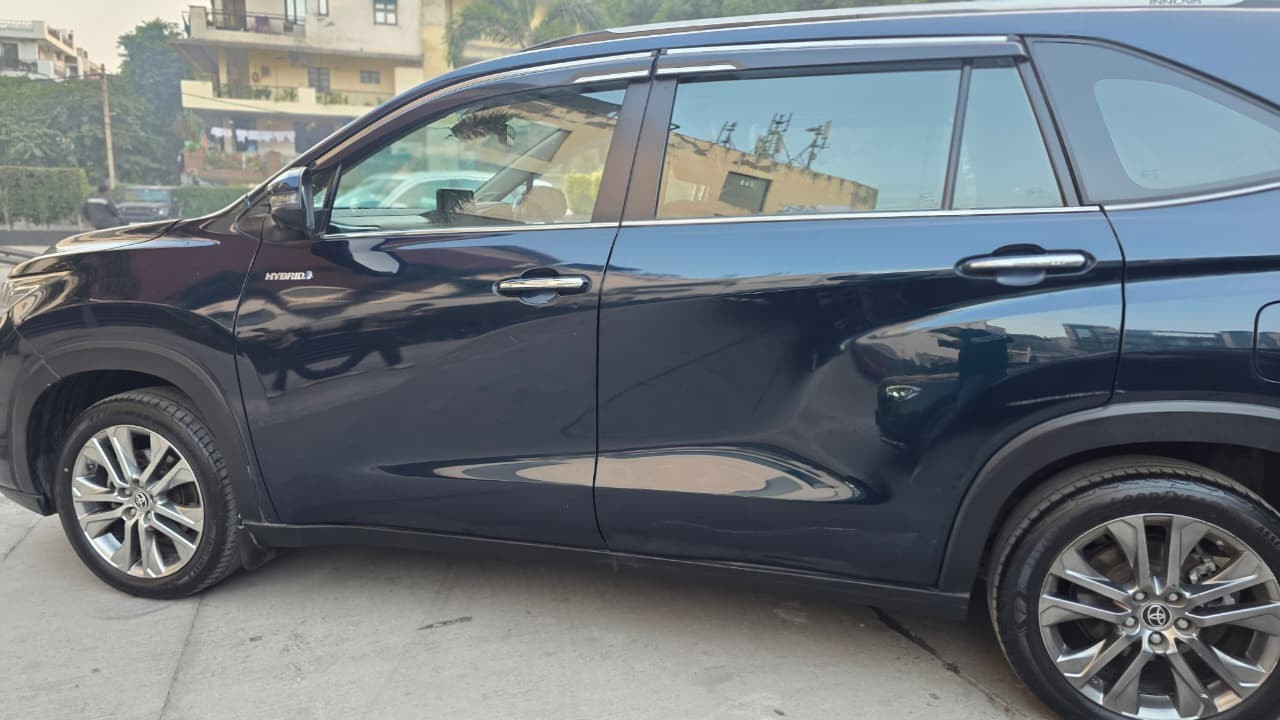 Toyota Innova Hycross Hybrid Zx (o)