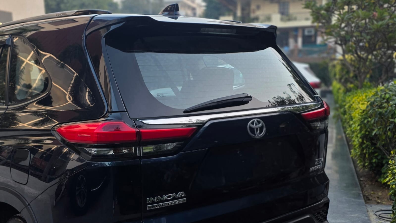 Toyota Innova Hycross Hybrid Zx (o)